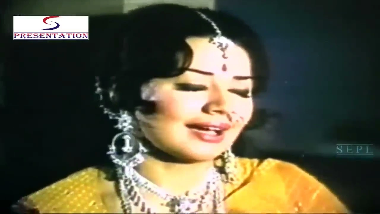 Chanda Re Mere Bhaiya Se Kahna